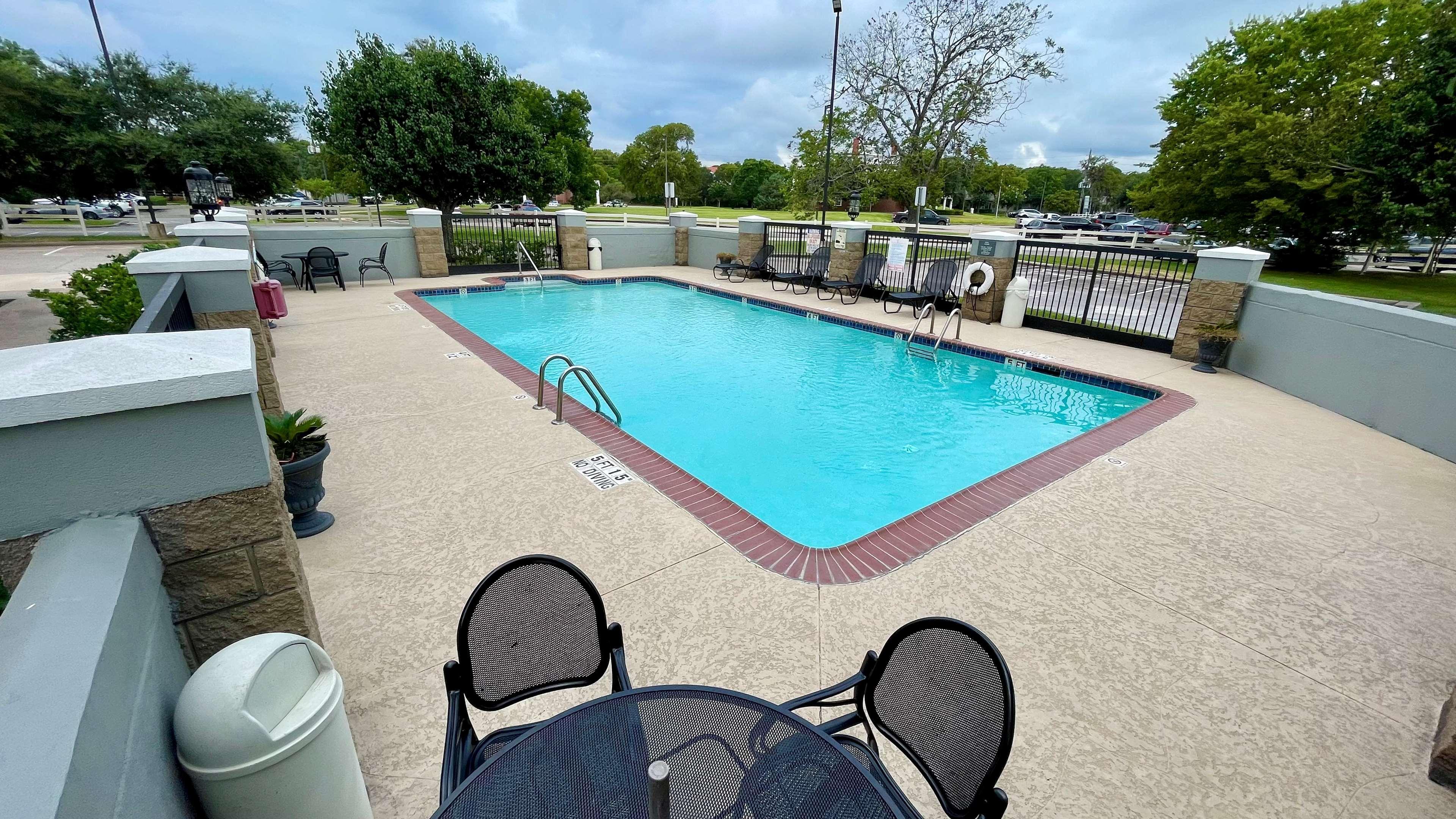 Best Western Plus Sugar Land-Stafford Bagian luar foto