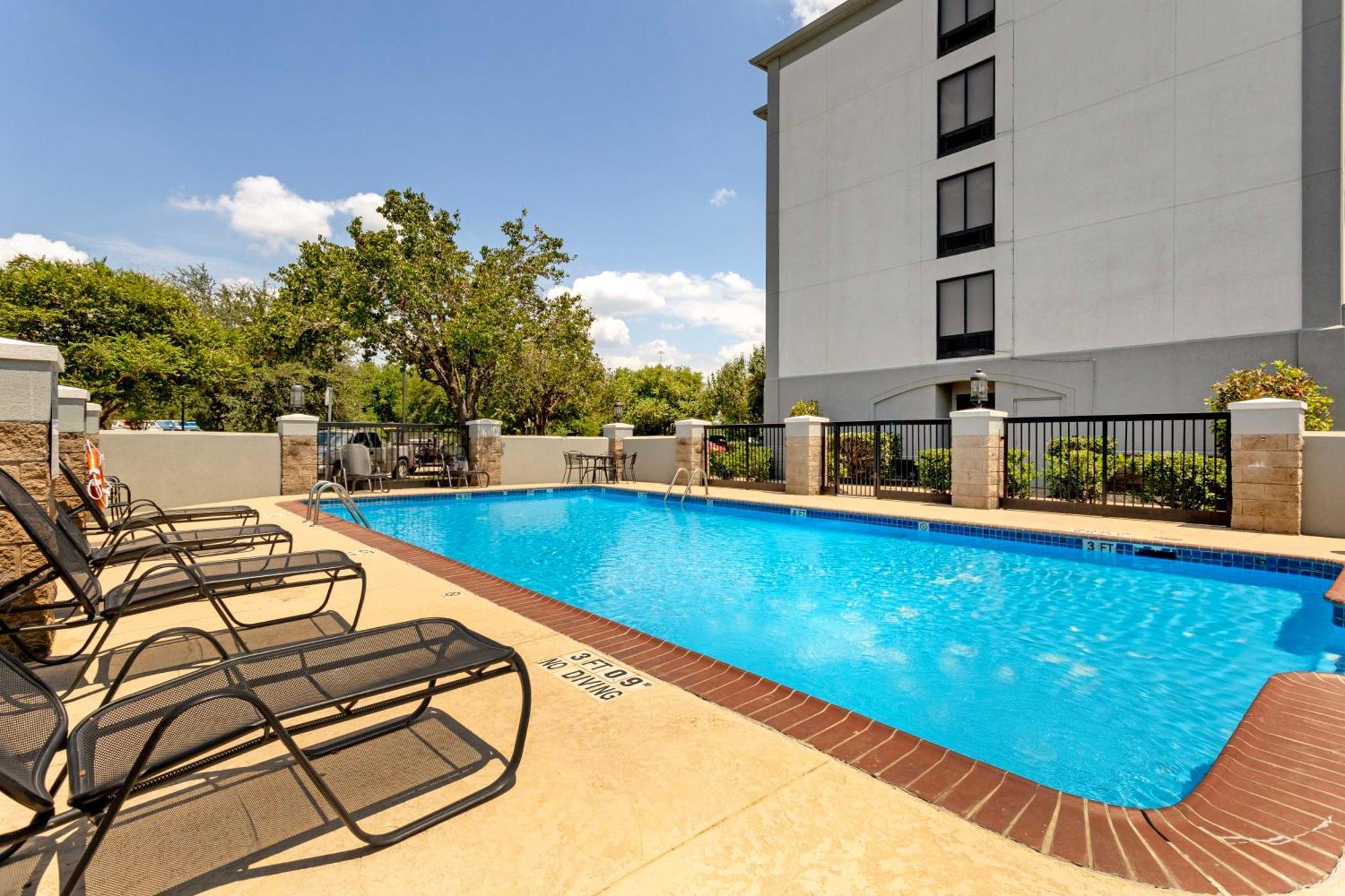 Best Western Plus Sugar Land-Stafford Bagian luar foto